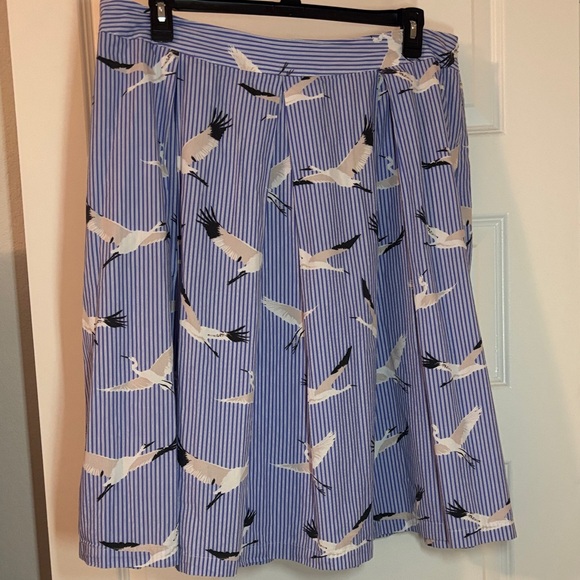 Who What Wear Dresses & Skirts - Who What Wear blue & white striped pleated midnskirt SZ 16 A-line w/crane bird